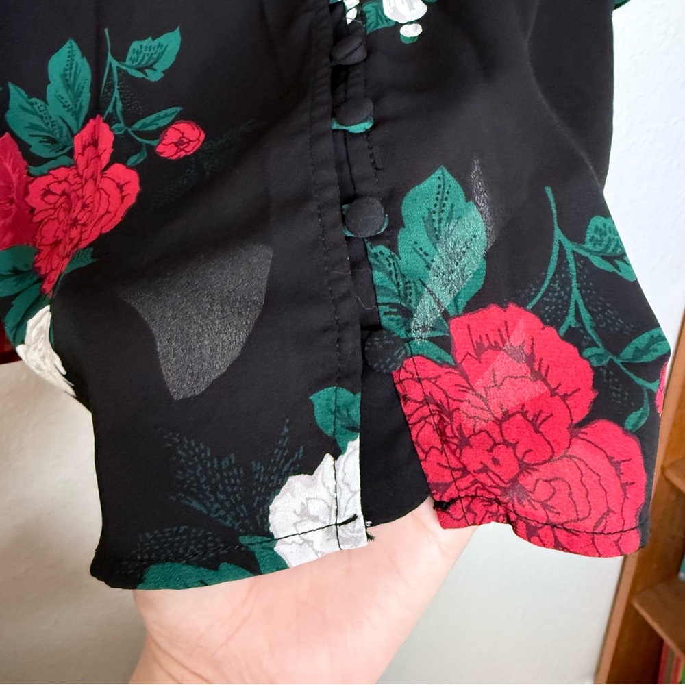 Torrid Georgette Floral Button Front 3/4th Sleeve Black Blouse 5X - Picture 6 of 8